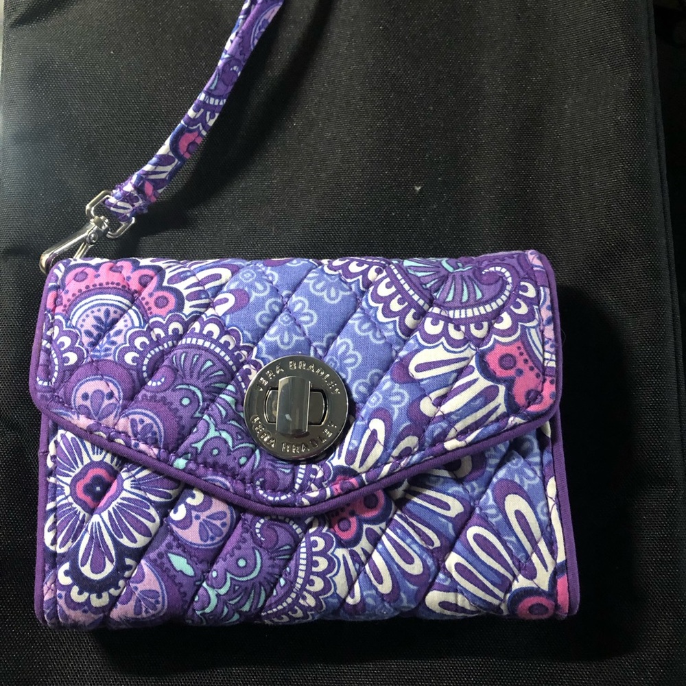 NWT Vera Bradley Lilac Tapestry SmartphoneWristlet